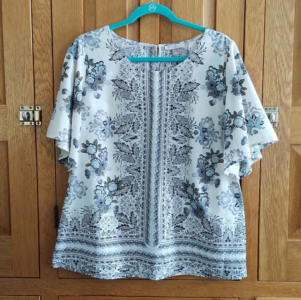 Roz & Ali ivory floral flutter short sleeve boho blouse